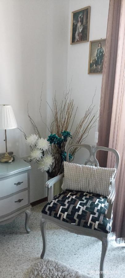 Close To Airport, Double Bedroom, Sofa-Bed, Private Bathroom For Adults And Children Aged 10 And Over Only Gudja Exteriör bild