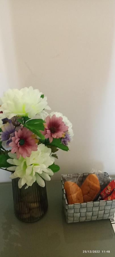 Close To Airport, Double Bedroom, Sofa-Bed, Private Bathroom For Adults And Children Aged 10 And Over Only Gudja Exteriör bild